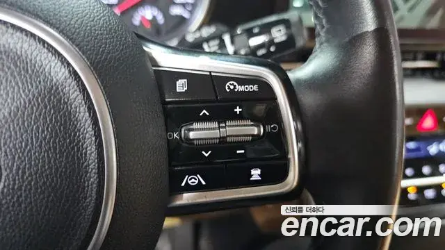 Kia Carnival 2020 — ფოტო 15/20