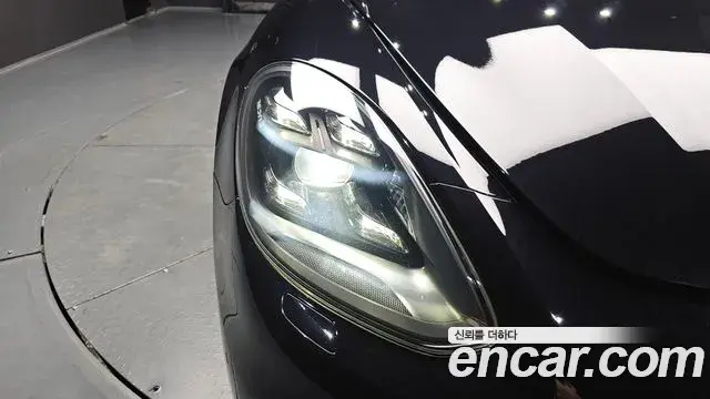 Porsche Panamera 2020 — Şəkil 12/31