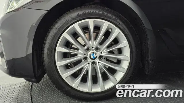 BMW 5 Series 2022 — Şəkil 33/33