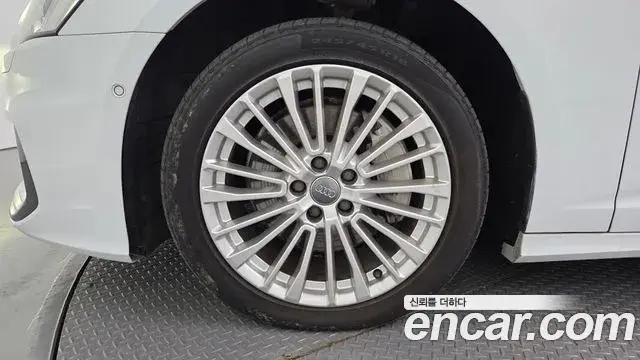 Audi A6 2019 — ფოტო 11/20