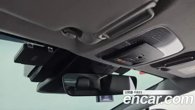 Toyota Prius 2025 — ფოტო 31/31