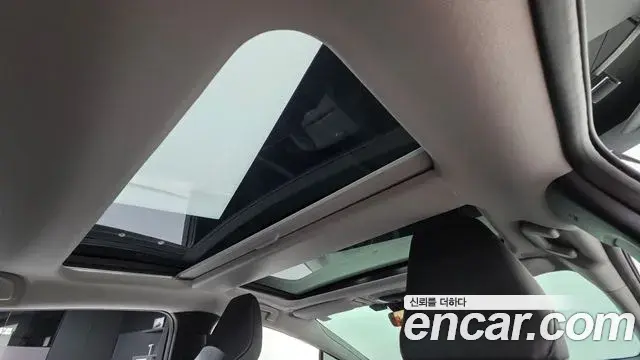 Toyota Prius 2025 — ფოტო 16/31
