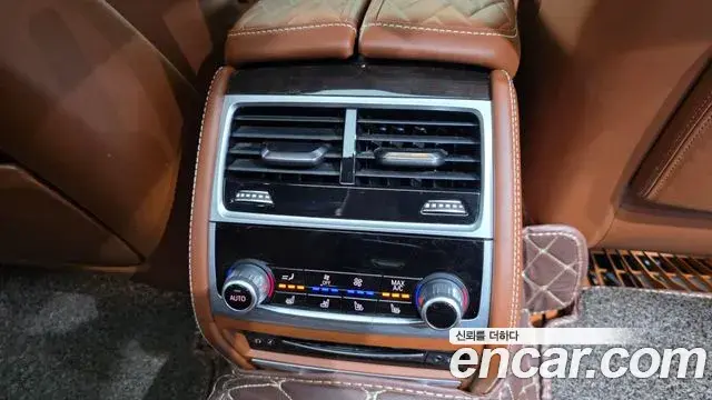 BMW 7 Series 2020 — ფოტო 19/20