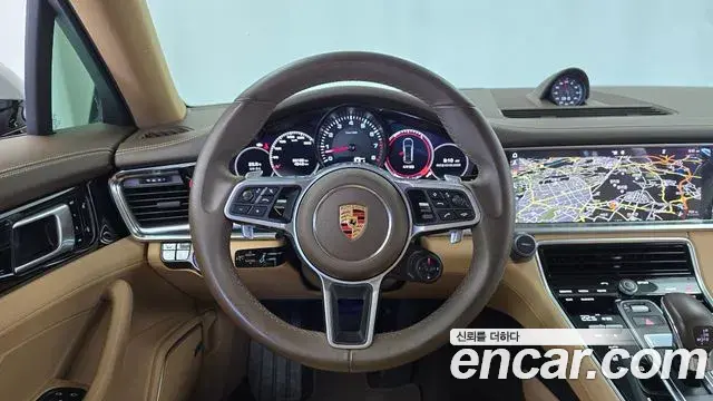 Porsche Panamera 2018 — Şəkil 27/31