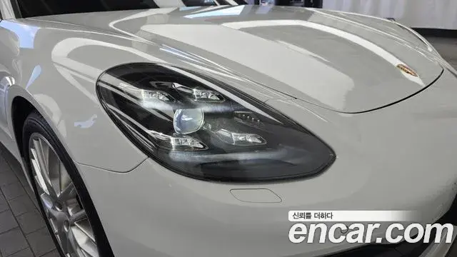 Porsche Panamera 2018 — Şəkil 20/31