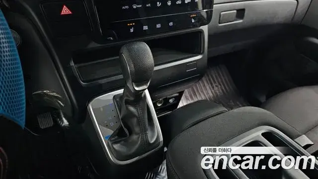 Hyundai Staria 2024 — Şəkil 17/30