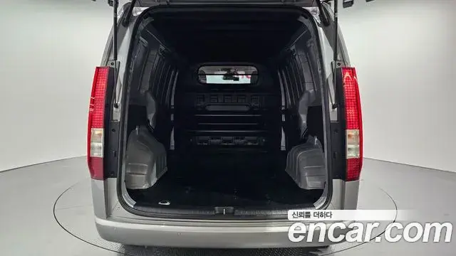 Hyundai Staria 2024 — Şəkil 26/30