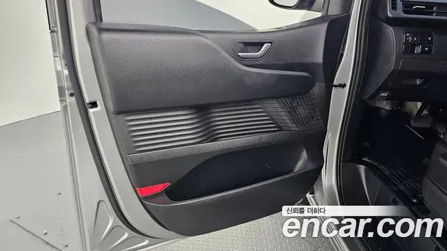 Hyundai Staria 2024 — Şəkil 11/30