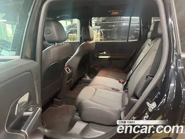 Mercedes-Benz GLB-Class 2025 — Фото 6/10