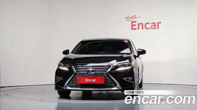 Lexus ES300h 2018 — ფოტო 12/20