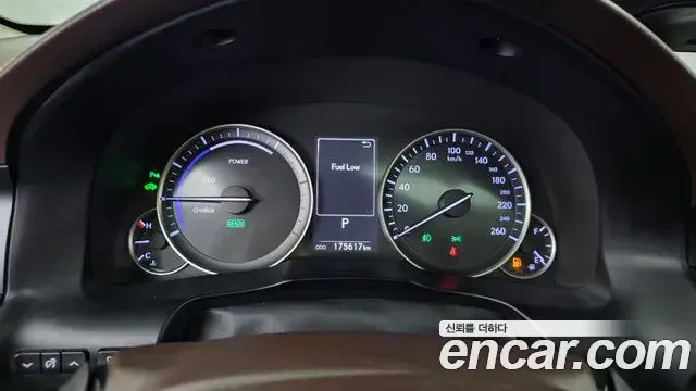 Lexus ES300h 2018 — ფოტო 1/20