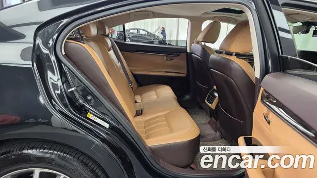 Lexus ES300h 2018 — ფოტო 3/20