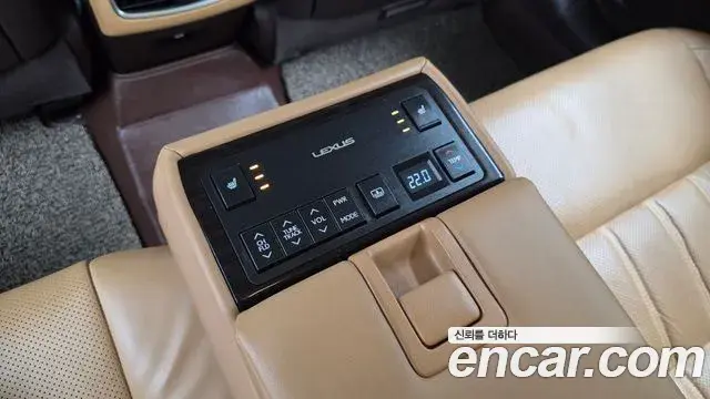 Lexus ES300h 2018 — ფოტო 17/20