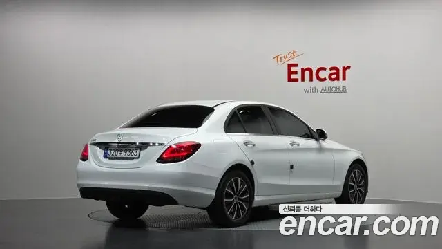 Mercedes-Benz C-Class 2019 — ფოტო 10/31