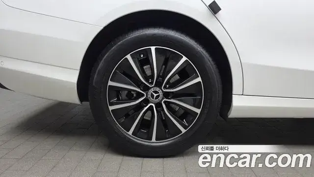 Mercedes-Benz C-Class 2019 — ფოტო 25/31