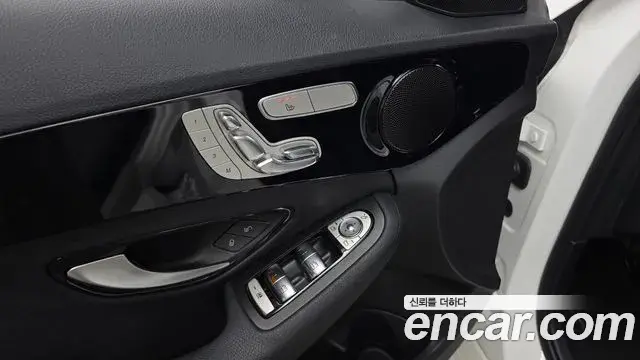 Mercedes-Benz C-Class 2019 — ფოტო 27/31