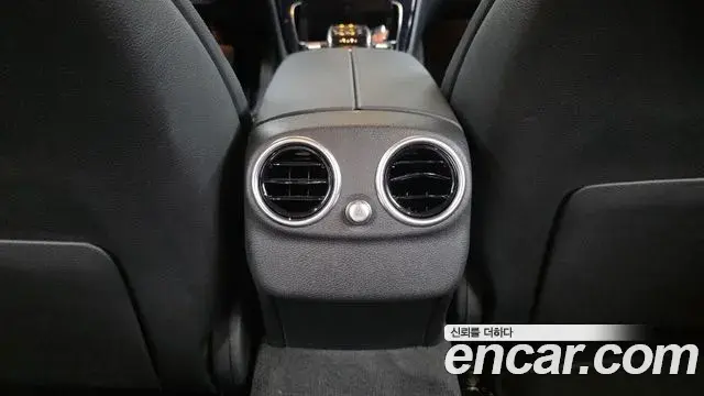 Mercedes-Benz C-Class 2019 — ფოტო 29/31