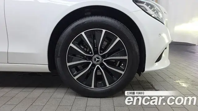 Mercedes-Benz C-Class 2019 — ფოტო 15/31