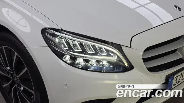Mercedes-Benz C-Class 2019 — ფოტო 12/31