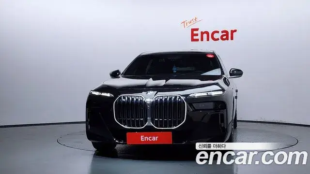 BMW 7 Series 2023 — Şəkil 20/35