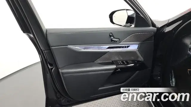 BMW 7 Series 2023 — Şəkil 18/35