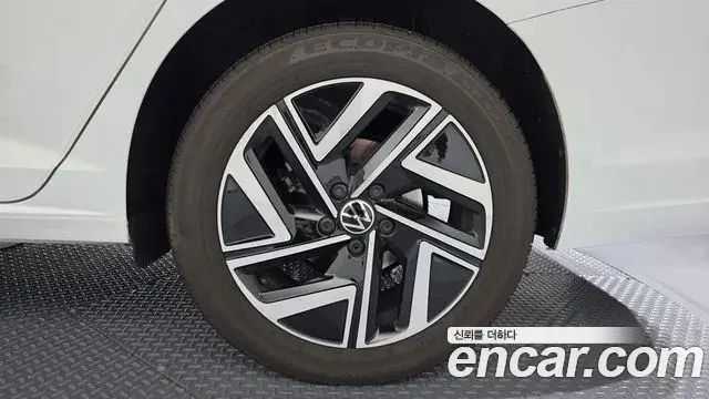 Volkswagen Jetta 2024 — Şəkil 4/35