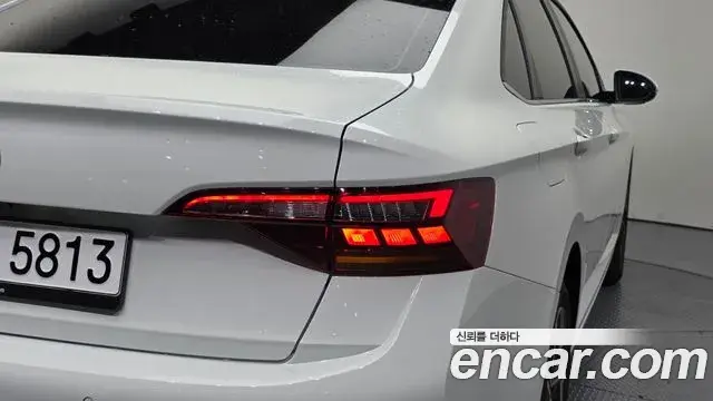 Volkswagen Jetta 2024 — Şəkil 15/35