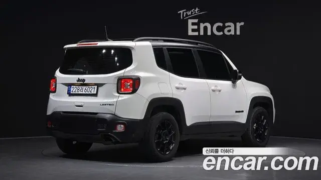 Jeep Renegade 2019 — Photo 26/32