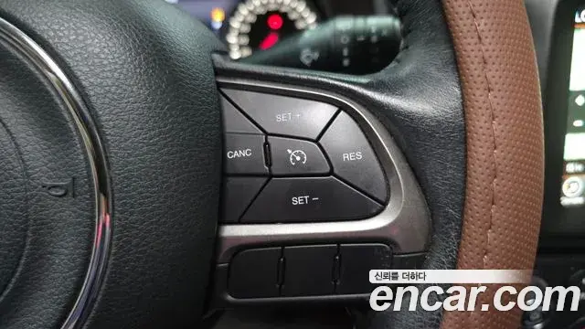 Jeep Renegade 2019 — Photo 15/32