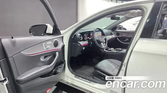 Mercedes-Benz E-Class 2018 — Фото 8/20