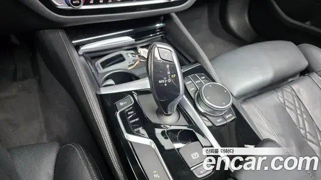 BMW 5 Series 2019 — Фото 9/20