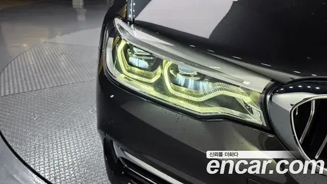 BMW 5 Series 2019 — ფოტო 12/37