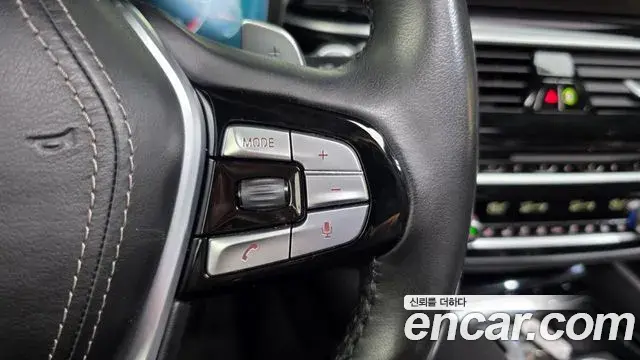 BMW 5 Series 2019 — ფოტო 21/37