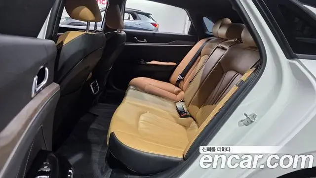 Kia K5 2023 — Photo 18/20