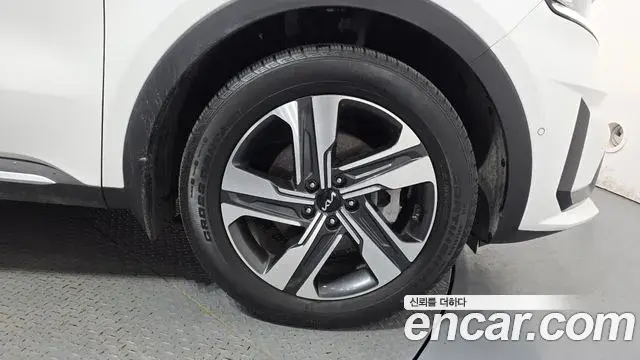 Kia Sorento 2023 — Şəkil 33/38