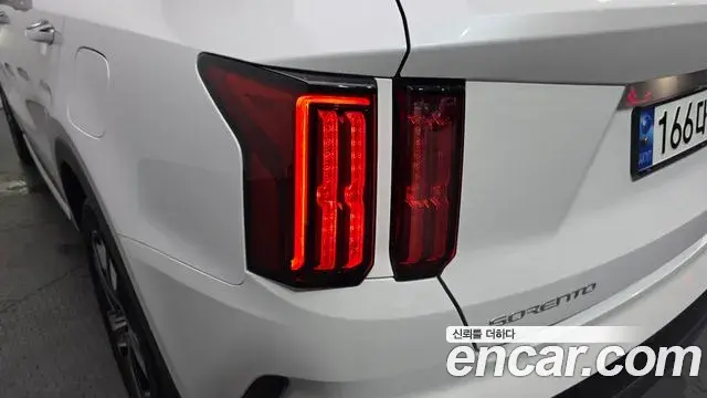 Kia Sorento 2023 — Şəkil 2/38