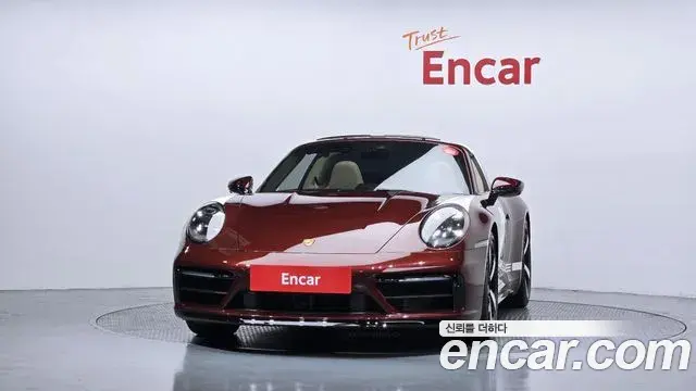 Porsche 911 2021 — ფოტო 19/31