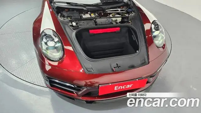 Porsche 911 2021 — ფოტო 16/31