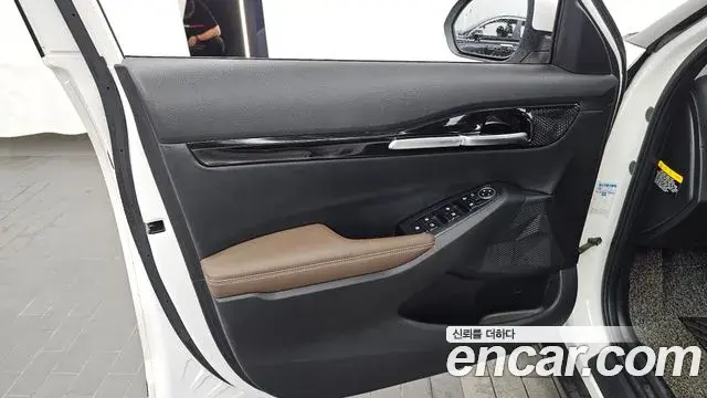 Kia Seltos 2019 — Şəkil 24/31