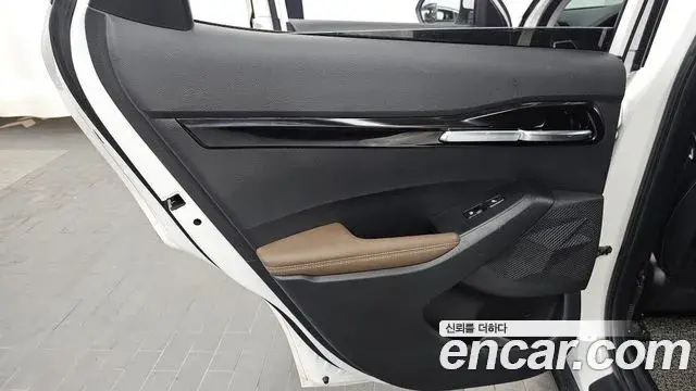 Kia Seltos 2019 — Şəkil 17/31