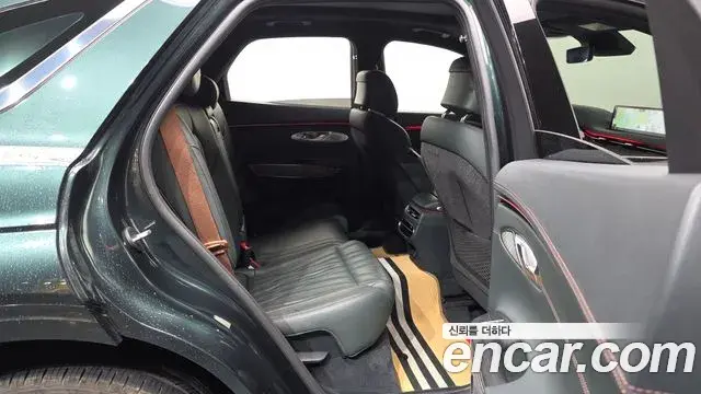 Genesis GV70 2021 — Şəkil 20/38