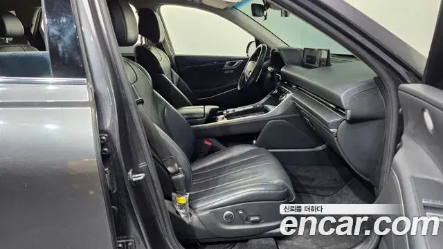 Genesis GV80 2020 — ფოტო 18/20