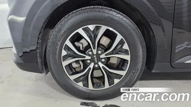 Kia Carnival 2023 — Фото 5/20