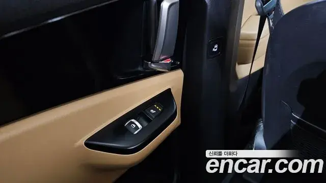 Kia Carnival 2023 — Фото 19/20