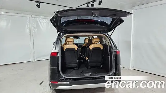 Kia Carnival 2023 — Фото 20/20