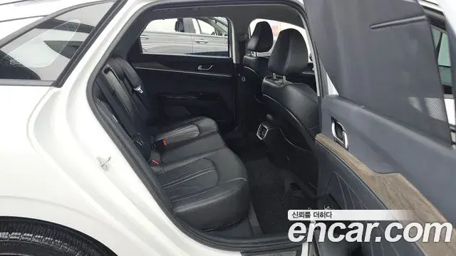 Kia K5 2023 — Photo 17/30