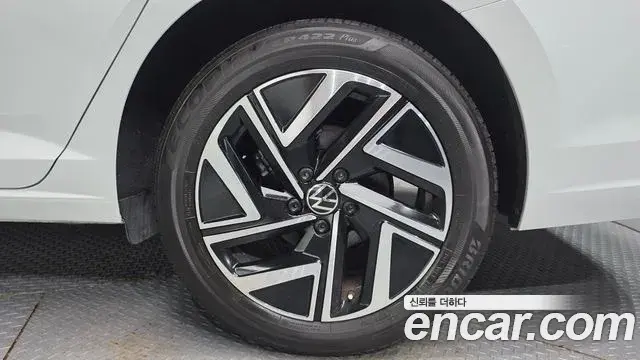 Volkswagen Jetta 2023 — Şəkil 29/31