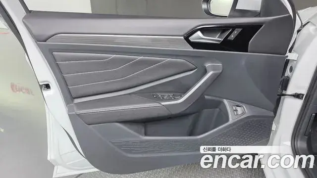 Volkswagen Jetta 2023 — Şəkil 5/31