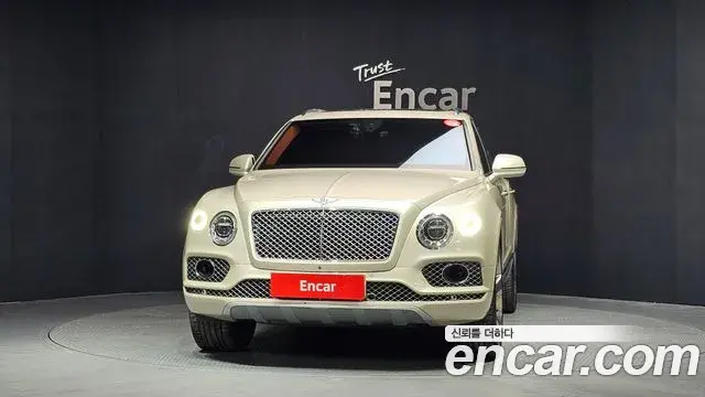 Bentley Bentayga 2018 — Şəkil 19/20