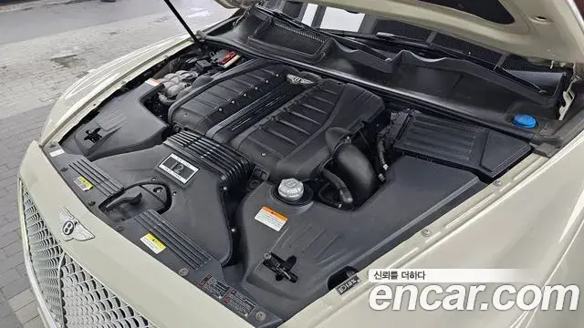Bentley Bentayga 2018 — Şəkil 1/20